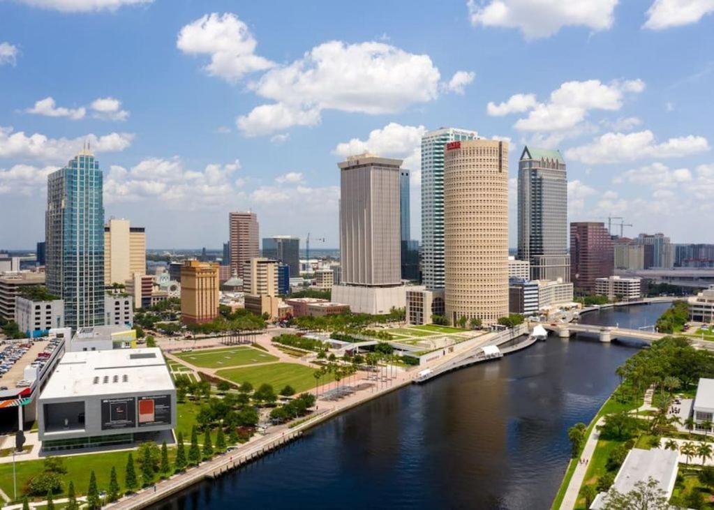 Modern Westshore Apartment Tampa Luaran gambar
